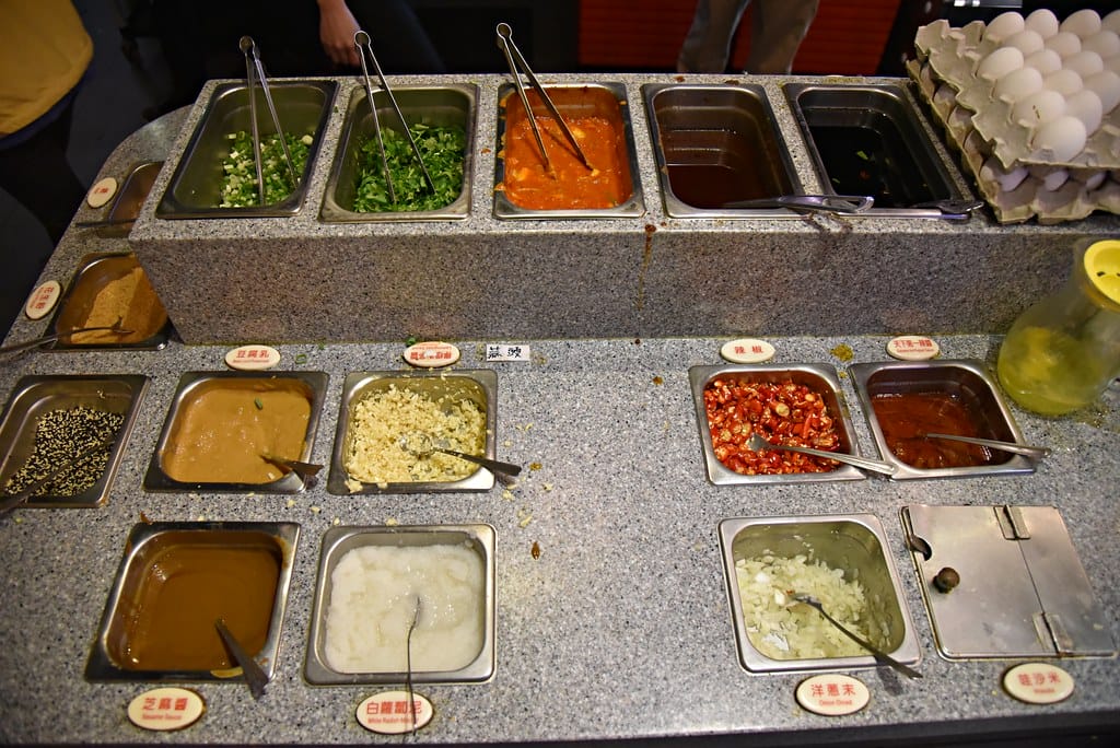 【西門町吃到飽推薦】 天外天精緻火鍋 昆明店 賓士鍋一次給你三種想要的湯頭、9種肉品、哈根達斯、詩莊堡蘋果酒 無限飲用任你暢飲,台北宵夜美食、台北宵夜火鍋推薦。。 - 第10張圖 DSC_0688 -1