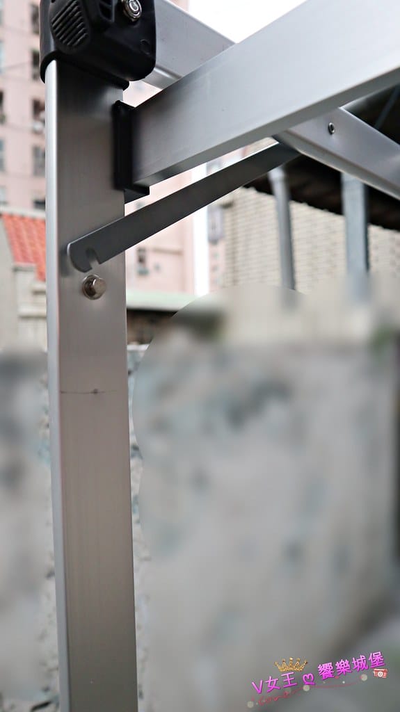 【家事好物】闔樂泰 全新萬用變形曬衣架-黑5步 登高梯、曬衣架、工作梯、收納架 多功能設計,一梯四用 輕巧好收納,家事界的魔術師 ! - 第14張圖 batch_IMG_9041 -1