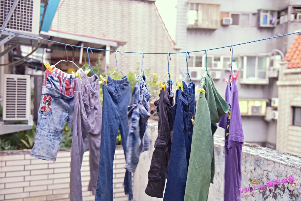 【家事好物】闔樂泰 全新萬用變形曬衣架-黑5步 登高梯、曬衣架、工作梯、收納架 多功能設計,一梯四用 輕巧好收納,家事界的魔術師 ! - 第5張圖 batch_DSC_9372 -1