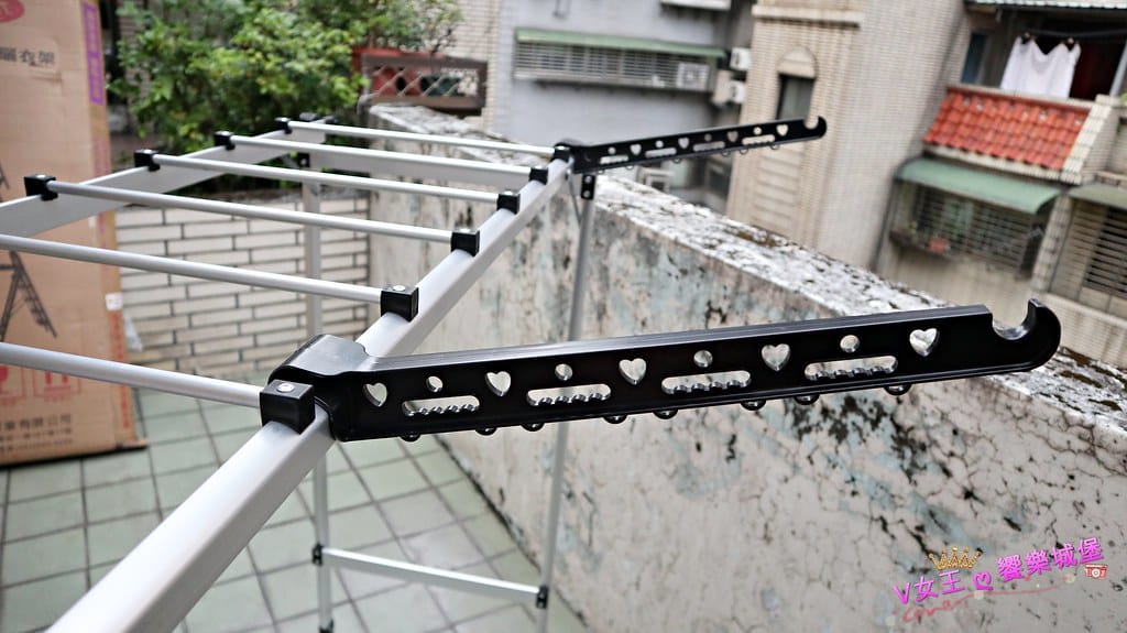 【家事好物】闔樂泰 全新萬用變形曬衣架-黑5步 登高梯、曬衣架、工作梯、收納架 多功能設計,一梯四用 輕巧好收納,家事界的魔術師 ! - 第17張圖 batch_IMG_9065 -1