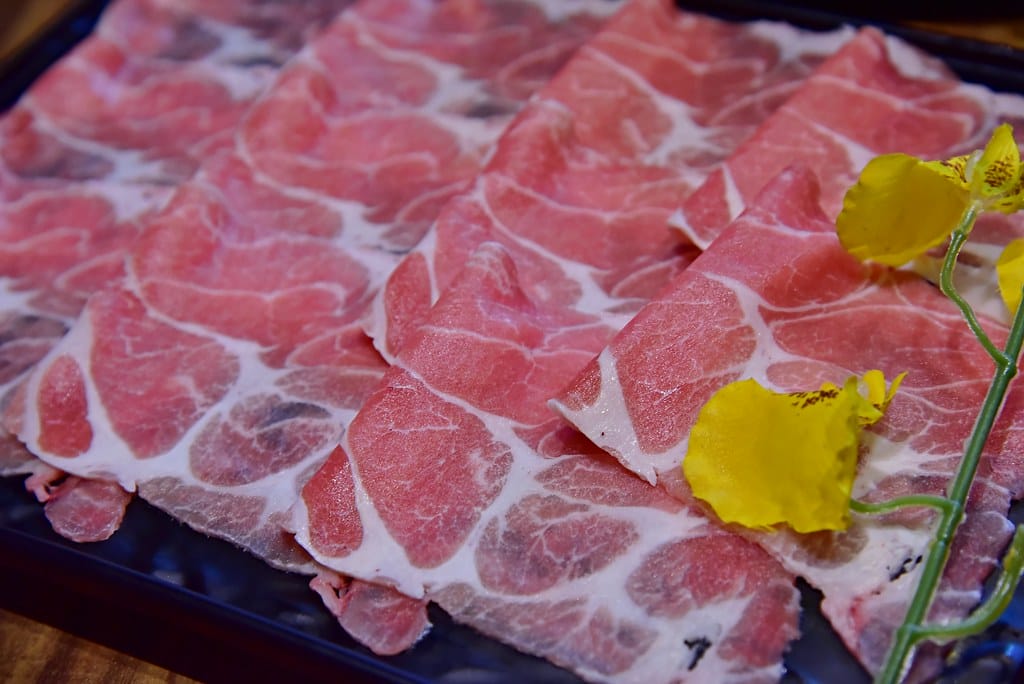 【新莊火鍋美食】 瘋一鍋頂鮮鍋物 瘋滿足大蝦鍋雙人套餐,給你 ” 好蝦 ” 的一鍋美味,配上一杯現調手搖飲,全台獨家火鍋搭配特調手搖,吃好鍋配好茶,真是霸氣的一餐 ! - 第25張圖 DSC_0761 -1