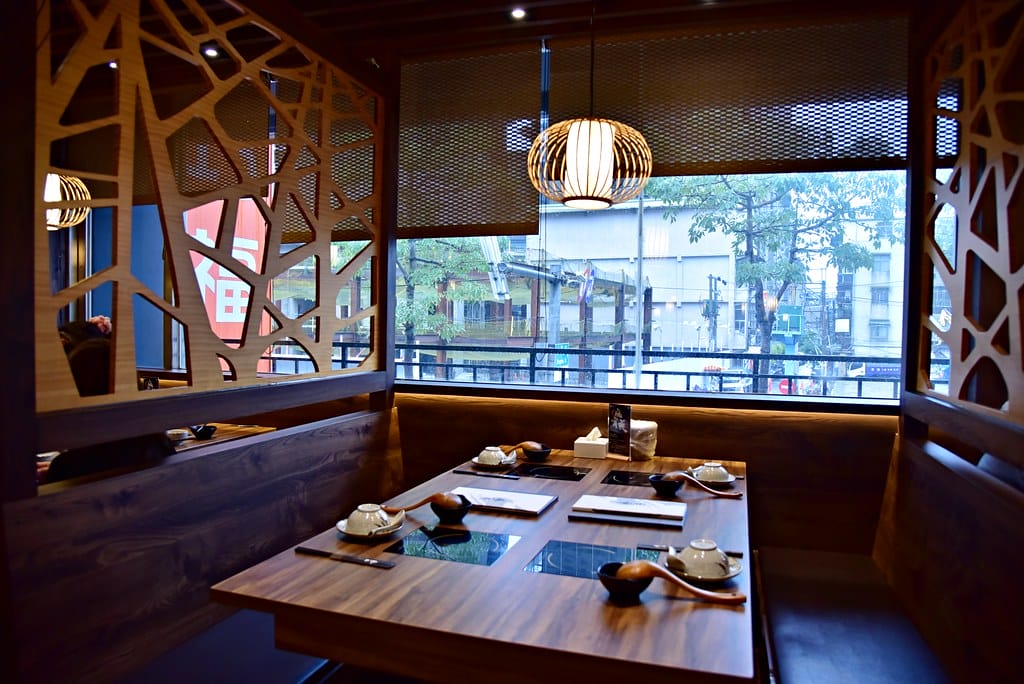 【新莊火鍋美食】 瘋一鍋頂鮮鍋物 瘋滿足大蝦鍋雙人套餐,給你 ” 好蝦 ” 的一鍋美味,配上一杯現調手搖飲,全台獨家火鍋搭配特調手搖,吃好鍋配好茶,真是霸氣的一餐 ! - 第7張圖 DSC_0831 -1