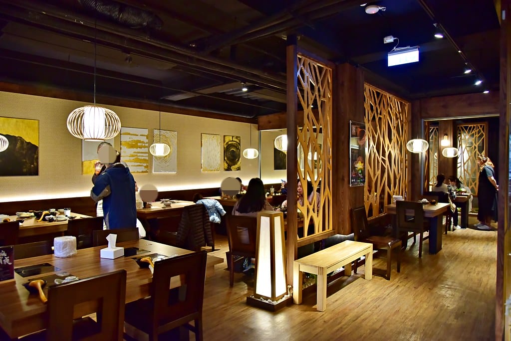 【新莊火鍋美食】 瘋一鍋頂鮮鍋物 瘋滿足大蝦鍋雙人套餐,給你 ” 好蝦 ” 的一鍋美味,配上一杯現調手搖飲,全台獨家火鍋搭配特調手搖,吃好鍋配好茶,真是霸氣的一餐 ! - 第6張圖 DSC_0806 -1