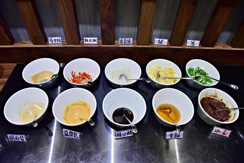 【新莊火鍋美食】 瘋一鍋頂鮮鍋物 瘋滿足大蝦鍋雙人套餐,給你 ” 好蝦 ” 的一鍋美味,配上一杯現調手搖飲,全台獨家火鍋搭配特調手搖,吃好鍋配好茶,真是霸氣的一餐 ! - 第10張圖 DSC_0797 -1