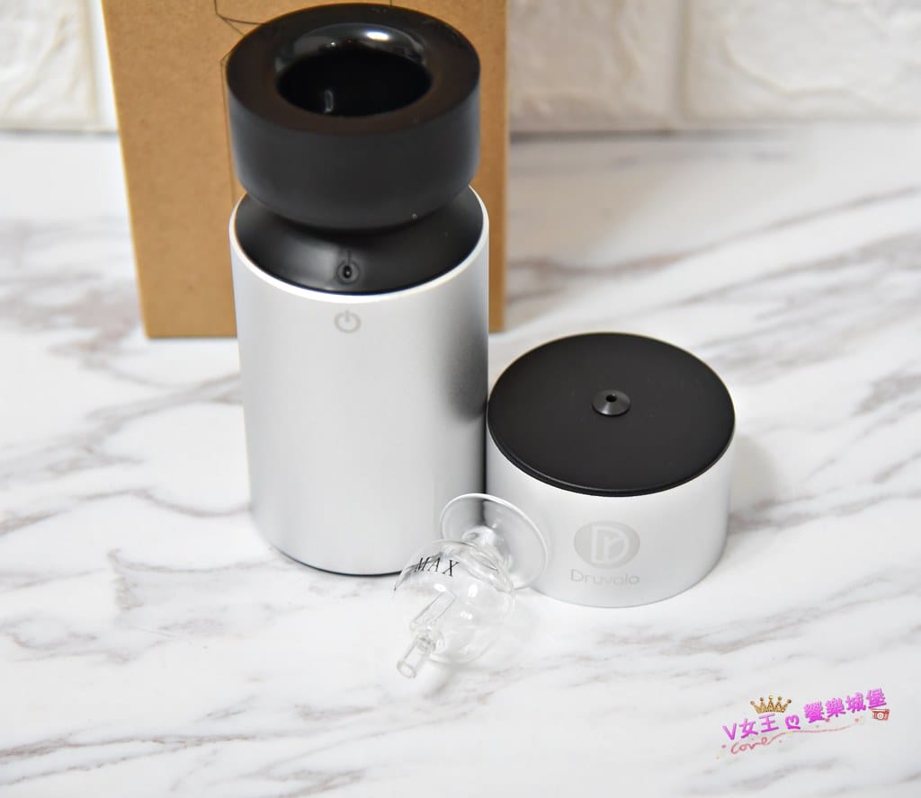 【香氛生活】朵瓦洛天然精油 免加水精油霧化機,美國進口天然精油,讓我在家就可享受頂級香氛享受,加贈空調擴香夾,讓開車出遊也可以將香氛帶著走。。。。 - 第6張圖 batch_DSC_0951 -1
