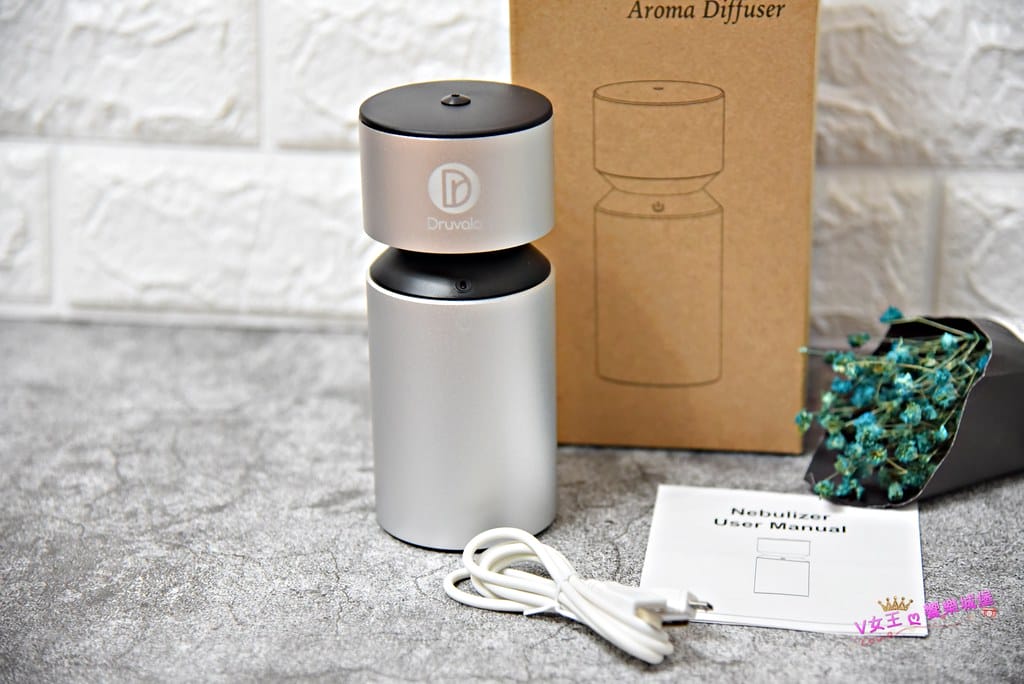 【香氛生活】朵瓦洛天然精油 免加水精油霧化機,美國進口天然精油,讓我在家就可享受頂級香氛享受,加贈空調擴香夾,讓開車出遊也可以將香氛帶著走。。。。 - 第5張圖 batch_DSC_0930 -1