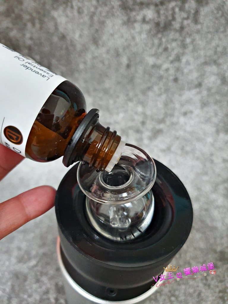 【香氛生活】朵瓦洛天然精油 免加水精油霧化機,美國進口天然精油,讓我在家就可享受頂級香氛享受,加贈空調擴香夾,讓開車出遊也可以將香氛帶著走。。。。 - 第8張圖 batch_20200119_213504 -1