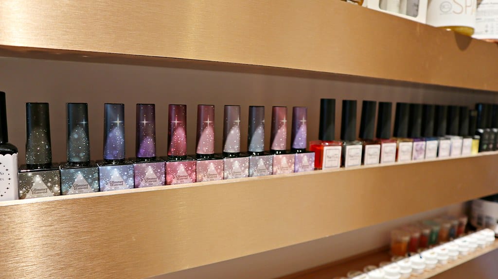 【台北美甲分享】捷運忠孝復興站 Winnie美學 東區美甲美睫/日式無痛除毛 舒適放鬆的環境,提供最專業的女王頂級足部保養服務,讓我跟腳底硬皮、死皮大聲說Bey Bey - 第6張圖 IMG_0642 -1