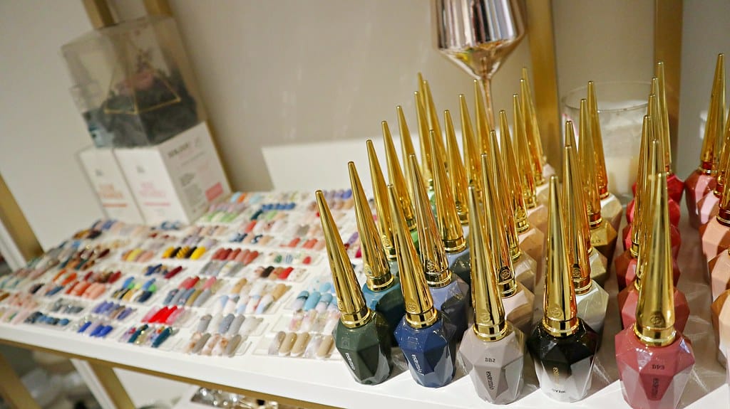 【台北美甲分享】捷運忠孝復興站 Winnie美學 東區美甲美睫/日式無痛除毛 舒適放鬆的環境,提供最專業的女王頂級足部保養服務,讓我跟腳底硬皮、死皮大聲說Bey Bey - 第9張圖 IMG_0647 -1