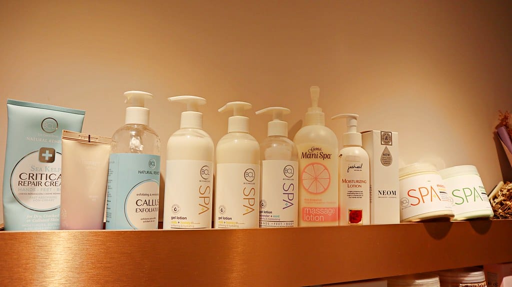 【台北美甲分享】捷運忠孝復興站 Winnie美學 東區美甲美睫/日式無痛除毛 舒適放鬆的環境,提供最專業的女王頂級足部保養服務,讓我跟腳底硬皮、死皮大聲說Bey Bey - 第21張圖 IMG_0641 -1