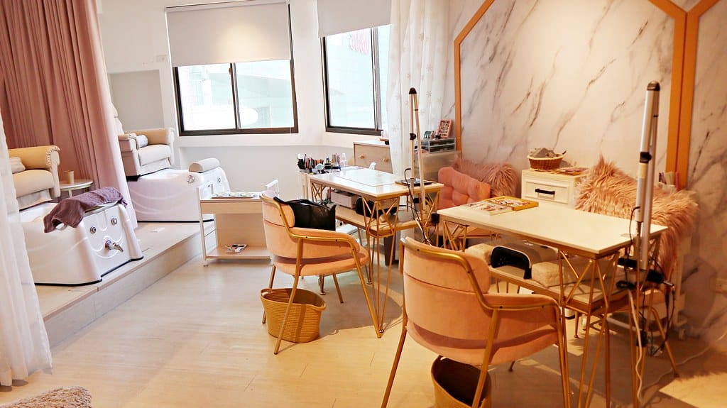 【台北美甲分享】捷運忠孝復興站 Winnie美學 東區美甲美睫/日式無痛除毛 舒適放鬆的環境,提供最專業的女王頂級足部保養服務,讓我跟腳底硬皮、死皮大聲說Bey Bey - 第14張圖 IMG_0652 -1