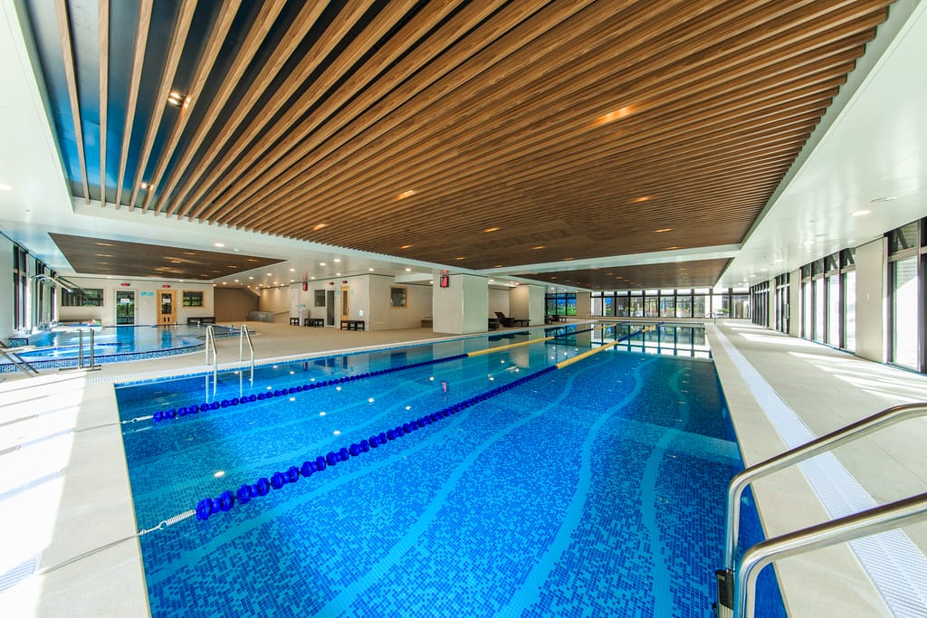 【中和賞屋】映象太和 中和 5600坪森活美學 讓你身處城市小綠洲,1高 2快 3捷運 輕鬆豐富生活,29%起低公設多元休閒設施空間,打造綠化便捷幸福住宅 - 第22張圖 泳池區-29