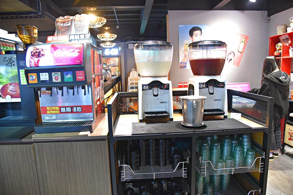 【西門韓式烤肉】捷運西門站 肉倉韓式烤肉 無法出國那就來個韓式料理吃到飽吧 ! 韓式小菜、韓式熱食、韓式燒烤 任你吃,多樣化的選擇讓您一次品嚐各種韓式經典美食! - 第14張圖 DSC_1812 -1