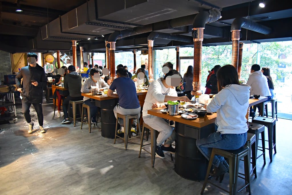 【西門韓式烤肉】捷運西門站 肉倉韓式烤肉 無法出國那就來個韓式料理吃到飽吧 ! 韓式小菜、韓式熱食、韓式燒烤 任你吃,多樣化的選擇讓您一次品嚐各種韓式經典美食! - 第8張圖 DSC_1814 -1