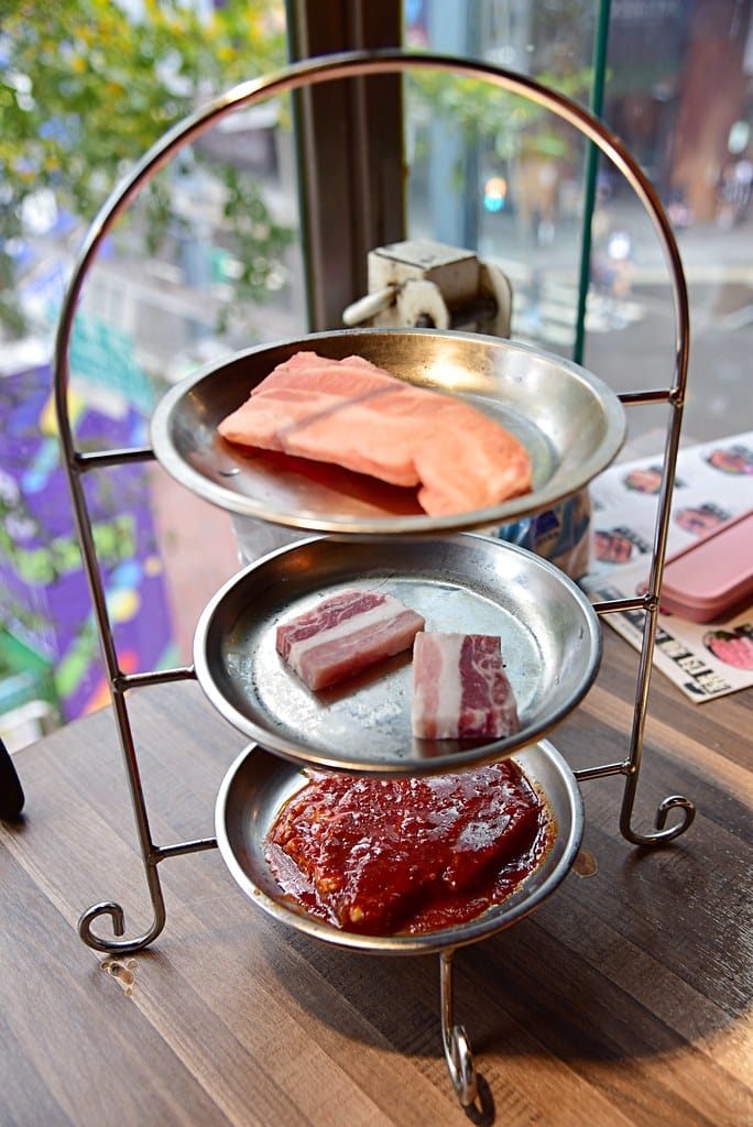 【西門韓式烤肉】捷運西門站 肉倉韓式烤肉 無法出國那就來個韓式料理吃到飽吧 ! 韓式小菜、韓式熱食、韓式燒烤 任你吃,多樣化的選擇讓您一次品嚐各種韓式經典美食! - 第25張圖 DSC_1728 -1