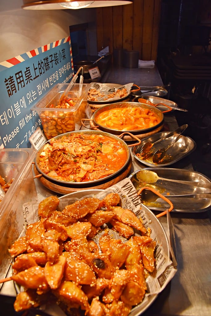 【西門韓式烤肉】捷運西門站 肉倉韓式烤肉 無法出國那就來個韓式料理吃到飽吧 ! 韓式小菜、韓式熱食、韓式燒烤 任你吃,多樣化的選擇讓您一次品嚐各種韓式經典美食! - 第13張圖 DSC_1816 -1