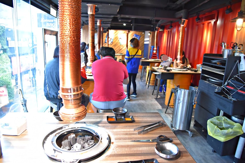 【西門韓式烤肉】捷運西門站 肉倉韓式烤肉 無法出國那就來個韓式料理吃到飽吧 ! 韓式小菜、韓式熱食、韓式燒烤 任你吃,多樣化的選擇讓您一次品嚐各種韓式經典美食! - 第9張圖 DSC_1815 -1