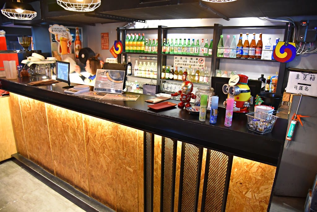 【西門韓式烤肉】捷運西門站 肉倉韓式烤肉 無法出國那就來個韓式料理吃到飽吧 ! 韓式小菜、韓式熱食、韓式燒烤 任你吃,多樣化的選擇讓您一次品嚐各種韓式經典美食! - 第6張圖 DSC_1820 -1