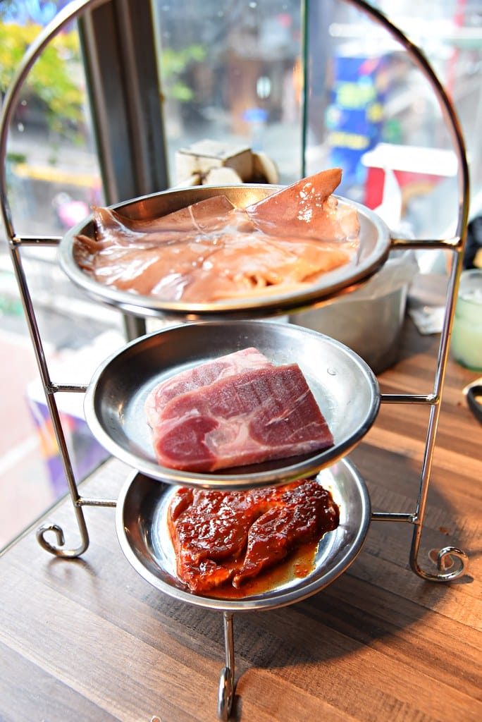 【西門韓式烤肉】捷運西門站 肉倉韓式烤肉 無法出國那就來個韓式料理吃到飽吧 ! 韓式小菜、韓式熱食、韓式燒烤 任你吃,多樣化的選擇讓您一次品嚐各種韓式經典美食! - 第40張圖 DSC_1756 -1