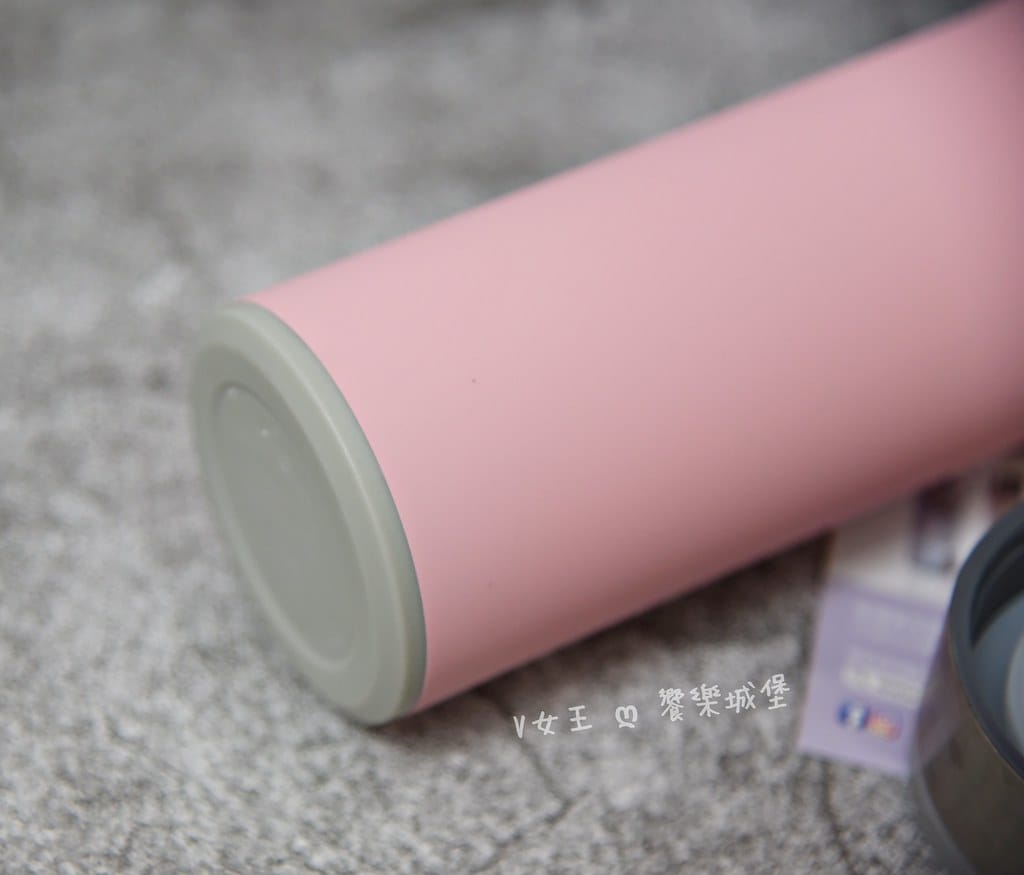 【保溫杯分享】Swanz天鵝瓷 陶瓷保溫杯 真陶瓷內膽,非塗層,雙層真空保溫保冷58小時,不挑飲品,咖啡、中藥….等都可裝,不殘留異味,杯蓋提把設計攜帶方便 - 第13張圖 batch_DSC_2731 -1