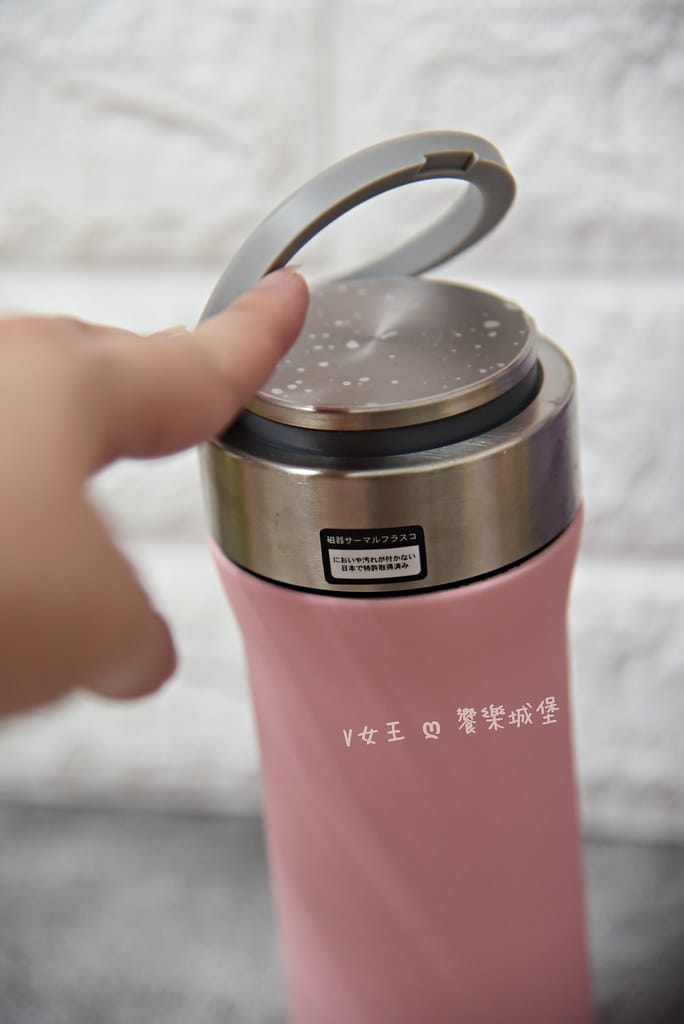 【保溫杯分享】Swanz天鵝瓷 陶瓷保溫杯 真陶瓷內膽,非塗層,雙層真空保溫保冷58小時,不挑飲品,咖啡、中藥….等都可裝,不殘留異味,杯蓋提把設計攜帶方便 - 第8張圖 batch_DSC_2727 -1