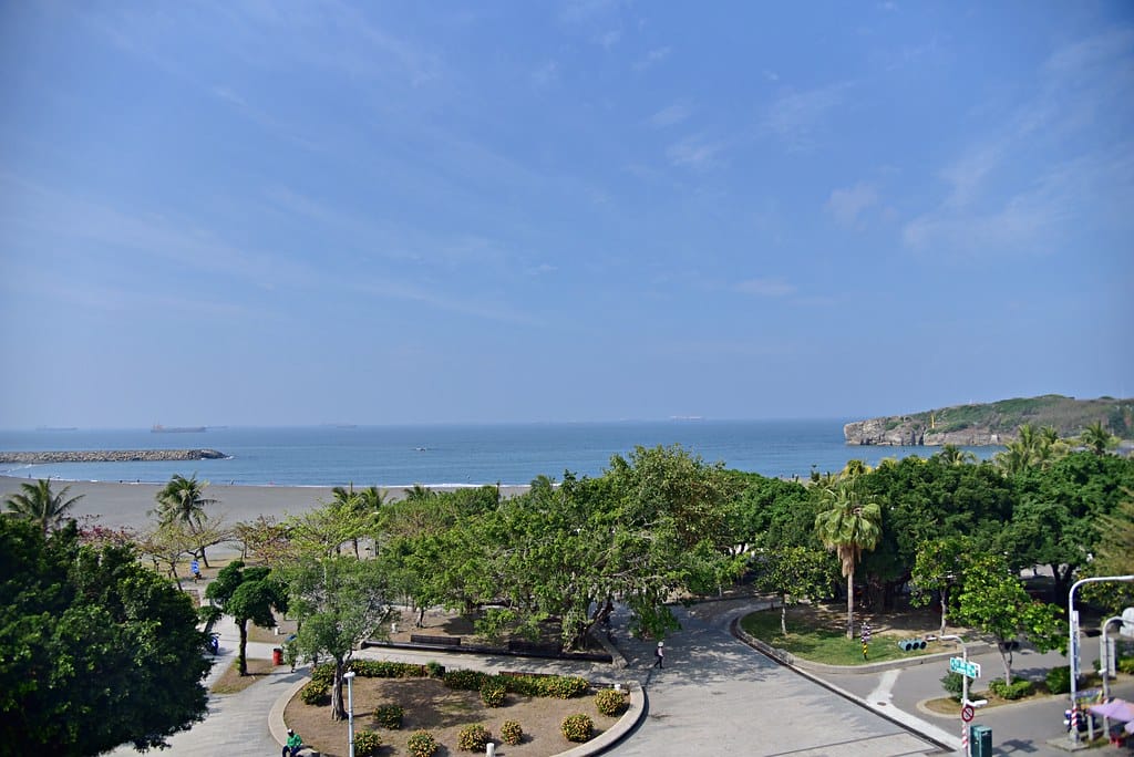 【高雄住宿分享】旗津道沙灘酒店 一泊二食 鄰近旗津老街、彩虹教堂、貝殼館,無法出國就來高雄享受 陽光、沙灘、海浪 感受台灣南端之美吧 ! 飯店篇 (上) - 第49張圖 DSC_2105 -1