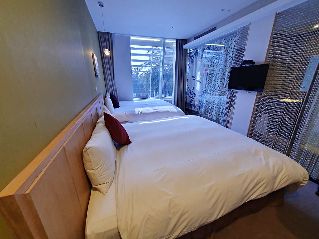 【高雄住宿分享】旗津道沙灘酒店 一泊二食 鄰近旗津老街、彩虹教堂、貝殼館,無法出國就來高雄享受 陽光、沙灘、海浪 感受台灣南端之美吧 ! 飯店篇 (上) - 第13張圖 20200228_150939 -1