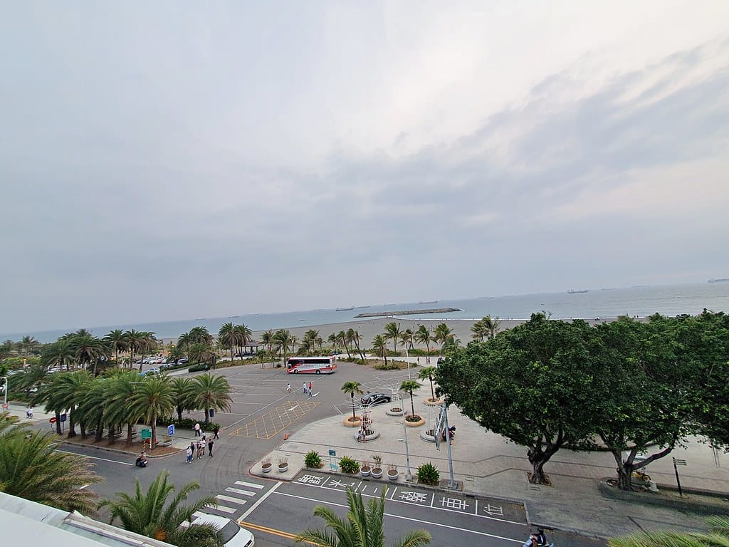 【高雄住宿分享】旗津道沙灘酒店 一泊二食 鄰近旗津老街、彩虹教堂、貝殼館,無法出國就來高雄享受 陽光、沙灘、海浪 感受台灣南端之美吧 ! 飯店篇 (上) - 第24張圖 20200228_174114 -1