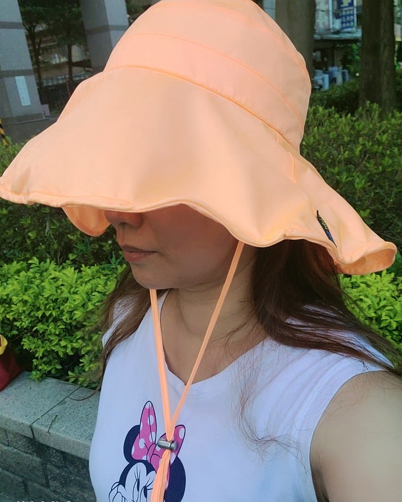 LightSPA美肌光波織物 ll 美肌光波多功能防曬披肩 花朵帽 UPF50、抗UV、防潑水 是炎炎夏日防曬必備好物,別讓熱情的太陽在你身上留下痕跡了。。 - 第2張圖 beauty_20200619174745 -1