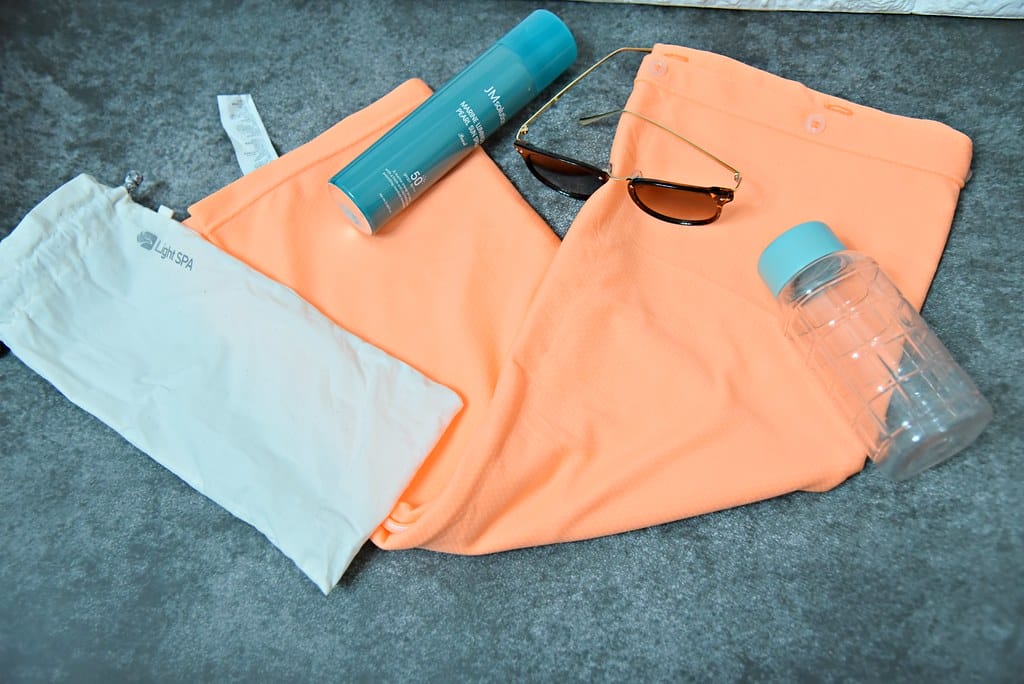 LightSPA美肌光波織物 ll 美肌光波多功能防曬披肩 花朵帽 UPF50、抗UV、防潑水 是炎炎夏日防曬必備好物,別讓熱情的太陽在你身上留下痕跡了。。 - 第5張圖 DSC_3505 -1