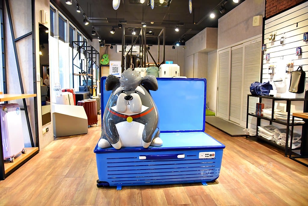 OROOBO 奧旅博 ll 出門玩,找不到好用行李箱嗎? 家 53839026808_fa0816c1c5_b