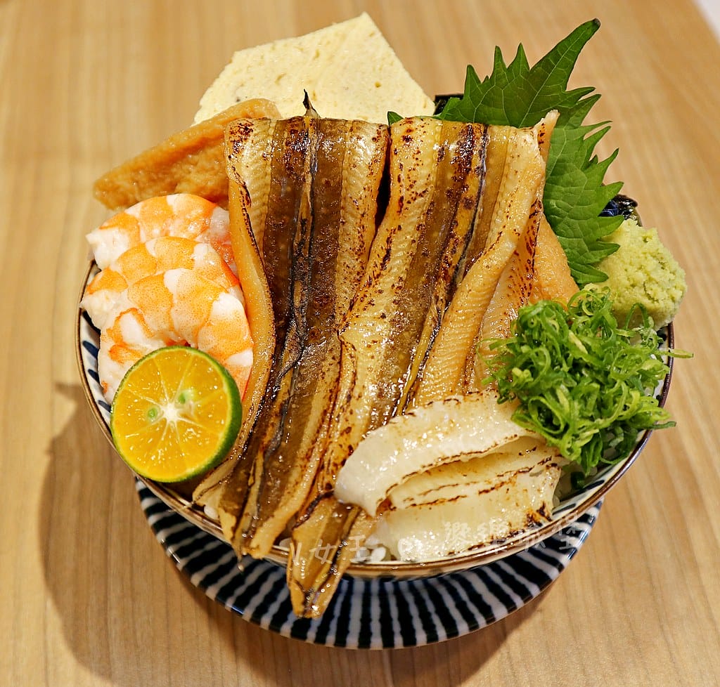 坐著做。海鮮丼飯專門店(新莊幸福店)巷弄中驚喜日式料理,海