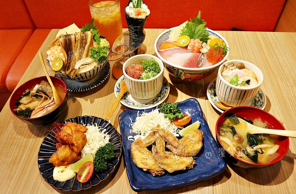 坐著做。海鮮丼飯專門店(新莊幸福店)巷弄中驚喜日式料理,海