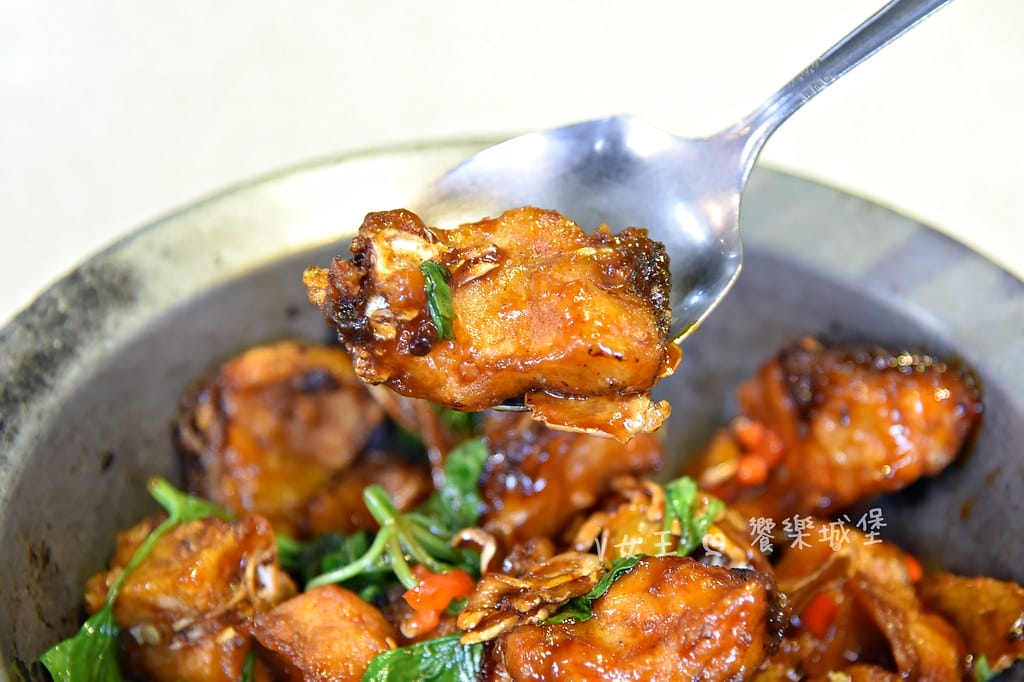 石門山霸王活魚土雞餐廳桃園大溪石門水庫 30年老字號活魚餐 石門山霸王活魚土雞餐廳桃園大溪石門水庫 30年老字號活魚餐