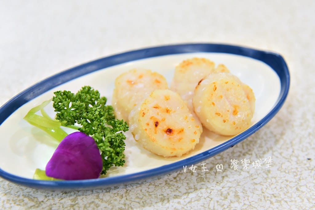 野柳望海亭海鮮餐廳超新鮮現撈活海鮮,活龍蝦一隻680,現