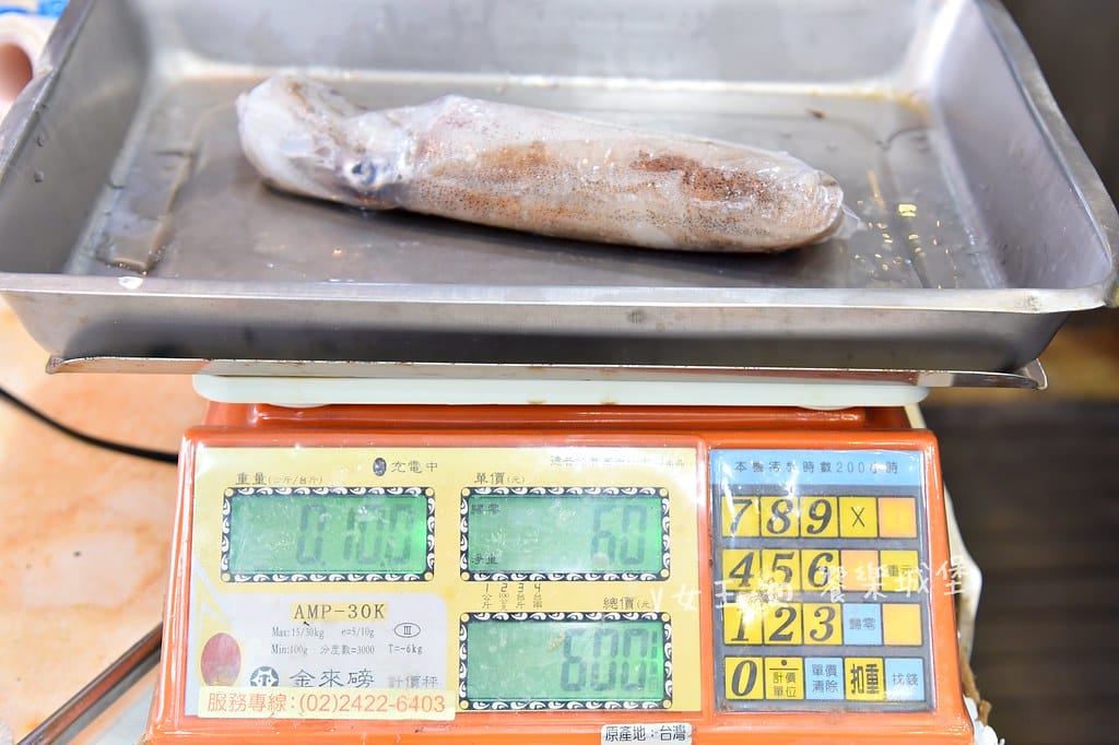 野柳望海亭海鮮餐廳超新鮮現撈活海鮮,活龍蝦一隻680,現