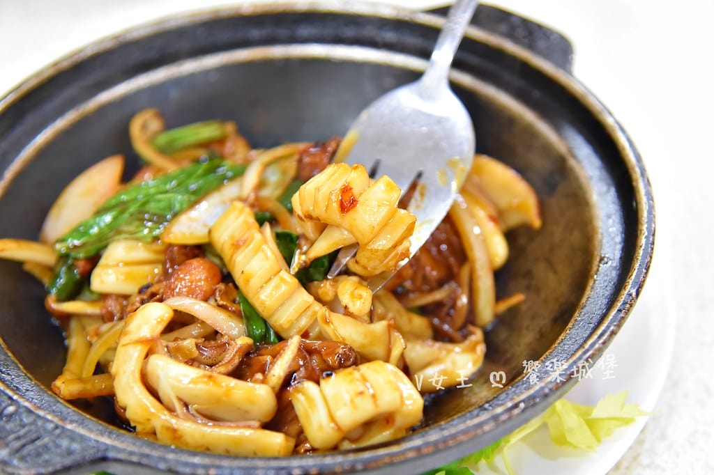 野柳望海亭海鮮餐廳超新鮮現撈活海鮮,活龍蝦一隻680,現