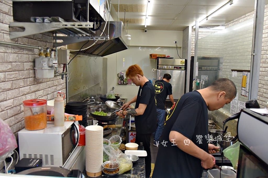 蝦之城活蝦餐廳 ll 西門町必吃活蝦料理,12款風味的泰國活 蝦之城活蝦餐廳 ll 西門町必吃活蝦料理,12款風味的泰國活