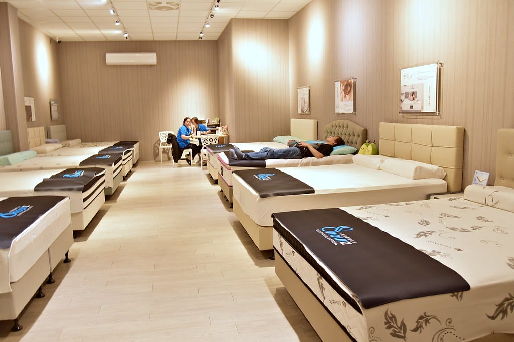 新北床墊-八鐘頭睡眠名床-新莊門市 ll 床墊工廠直營,安全
