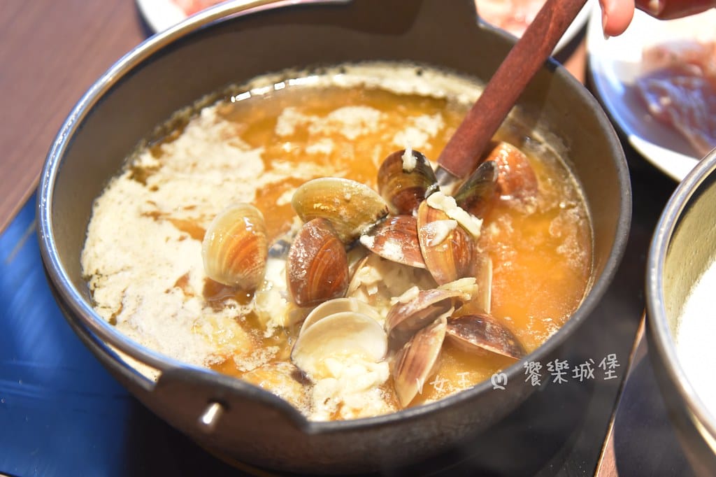 台北信義區 鼎楓寶島火鍋 ll 信義ATT火鍋店,多款湯底可