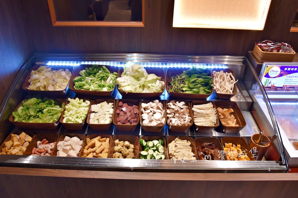 台北信義區 鼎楓寶島火鍋 ll 信義ATT火鍋店,多款湯底可