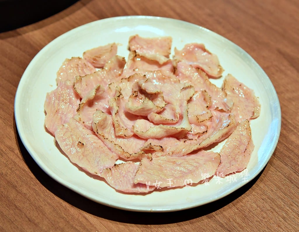 台北信義區 鼎楓寶島火鍋 ll 信義ATT火鍋店,多款湯底可