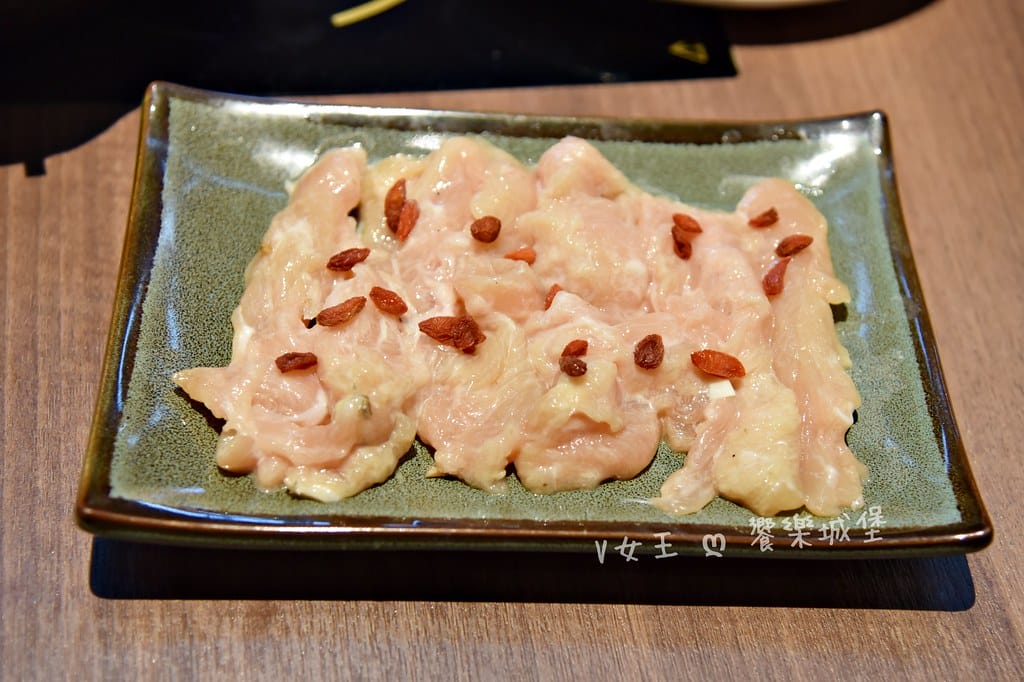 台北信義區 鼎楓寶島火鍋 ll 信義ATT火鍋店,多款湯底可