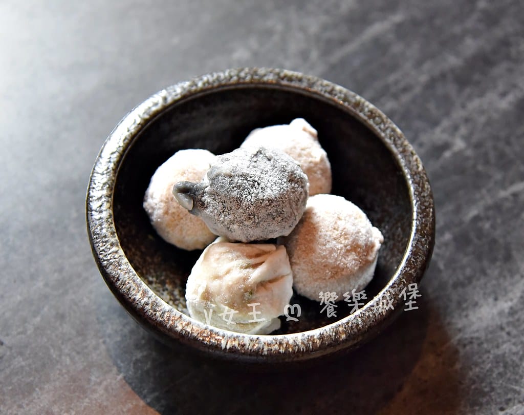 怎麻辣頂級鴛鴦麻辣火鍋 ll 桃園青埔麻辣鍋推薦,四格火鍋湯