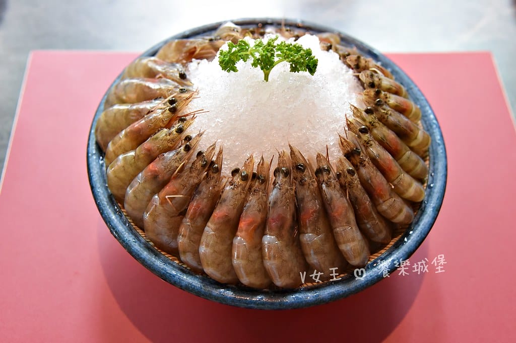 怎麻辣頂級鴛鴦麻辣火鍋 ll 桃園青埔麻辣鍋推薦,四格火鍋湯