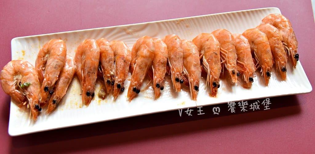 怎麻辣頂級鴛鴦麻辣火鍋 ll 桃園青埔麻辣鍋推薦,四格火鍋湯