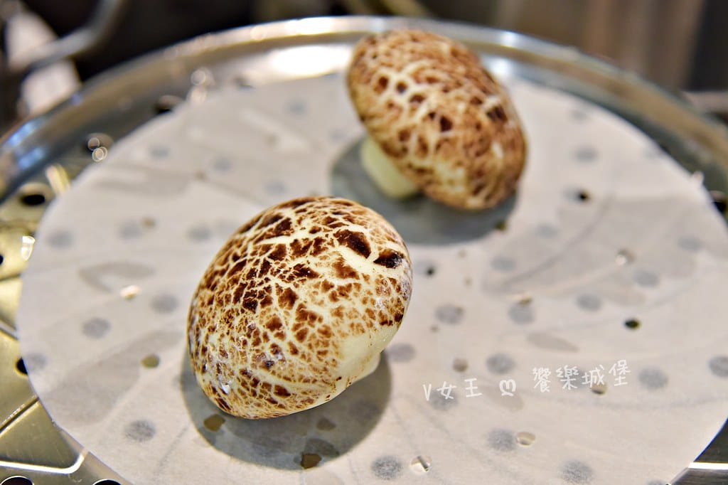 蒸天下海鮮蒸氣火鍋 ll 板橋火鍋推薦,專人桌邊服務,活體海