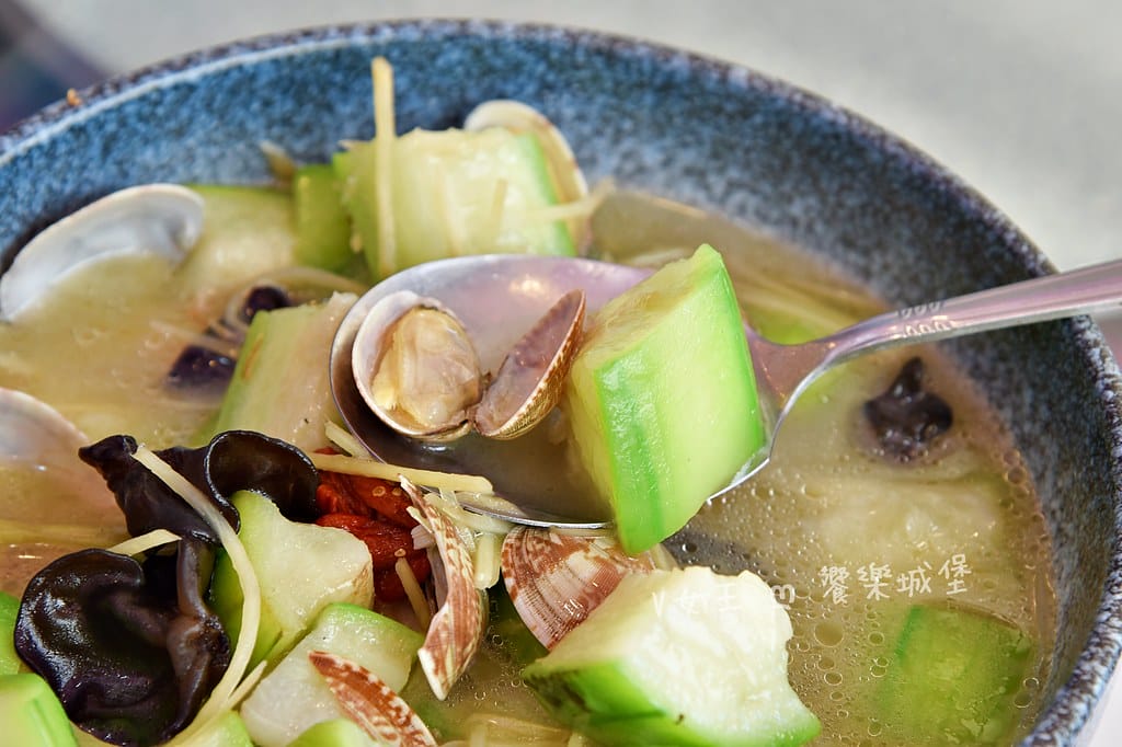 湘川餐廳 ll 淡水輕軌美食,必吃麻辣干鍋、特色小炒、重慶烤