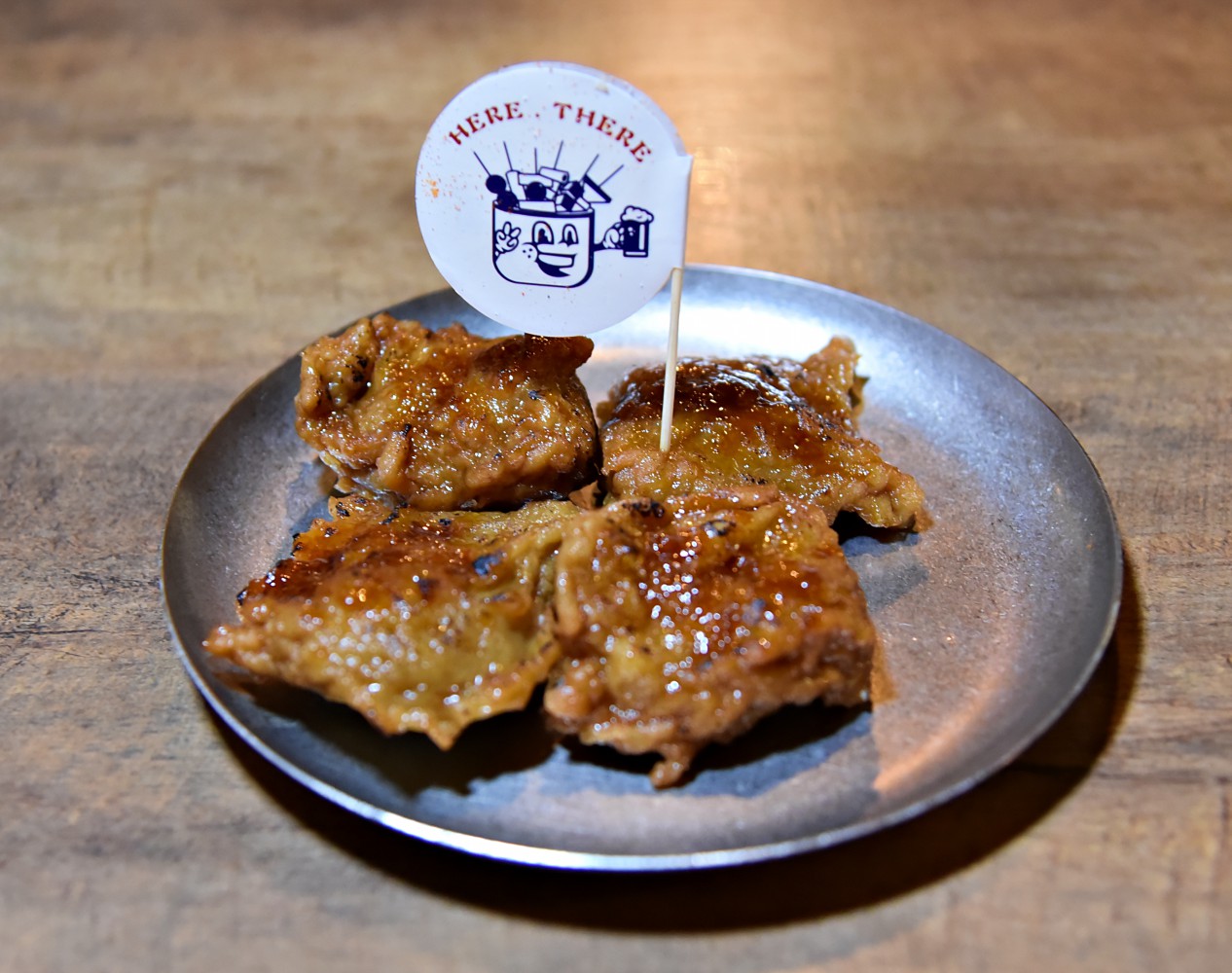 HERE THERE 這兒那兒餐酒館 ll 板橋巷弄中寧靜餐酒館,九款經典跟七款特調,三小時任大家喝十六款調酒,重點還是寵物友善餐廳 - 第13張圖 HERE THERE 這兒那兒餐酒館 ll 板橋巷弄中寧靜餐酒館,九款經典跟七款特調,三小時任大家喝十六款調酒,重點還是寵物友善餐廳