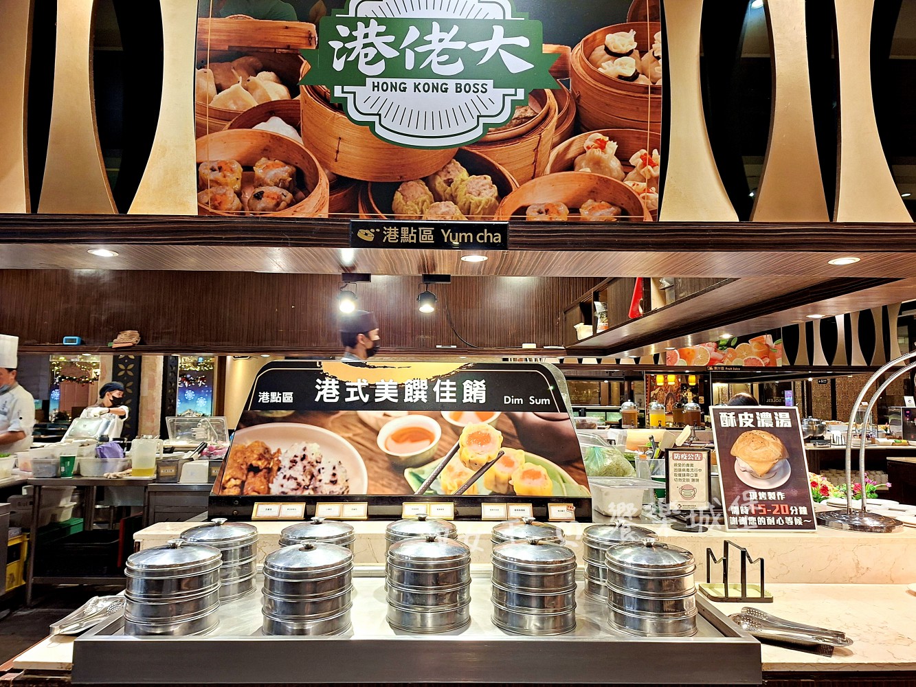 台中 潮港城太陽百匯 ll 魚市場海鮮直送讓你吃到最新鮮海鮮，多款海鮮料理任君挑選，台中吃到飽自助Buffet推薦